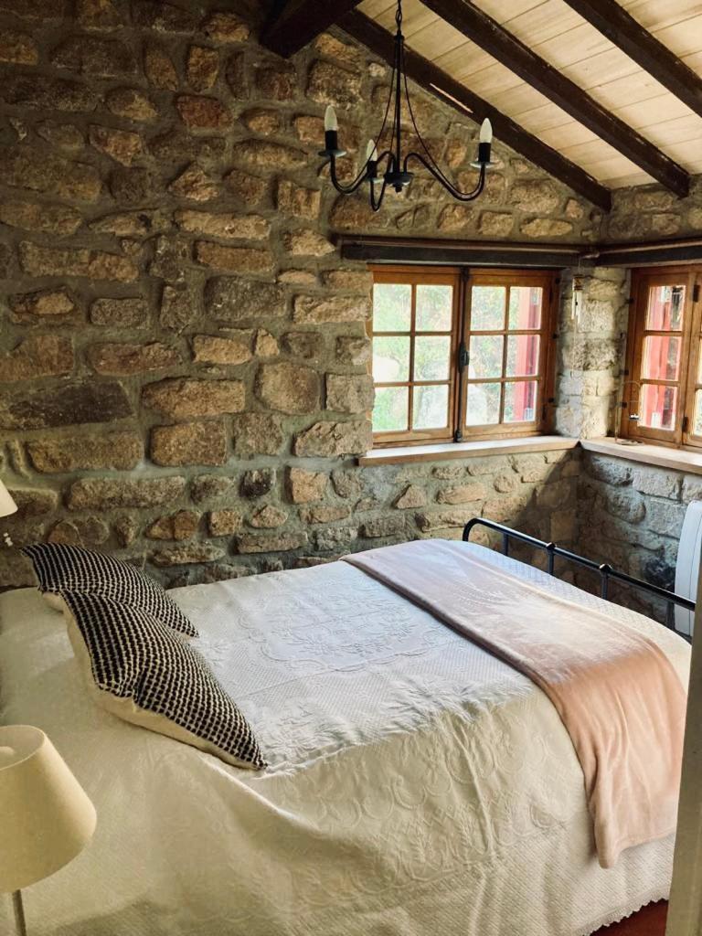 Maison Du Petit Poete Quarre-les-Tombes Bagian luar foto